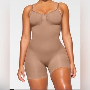 SEAMLESS SCULPT MID THIGH BODYSUIT-SIENNA